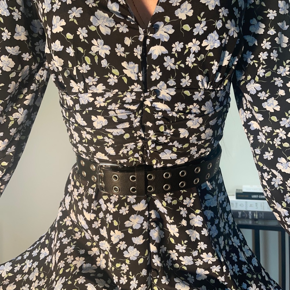 💙US 2 Primark black dress with blue flowers 💙